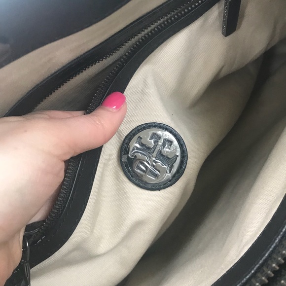 ⬇️ Tory Burch Robinson Tote - Picture 8 of 8